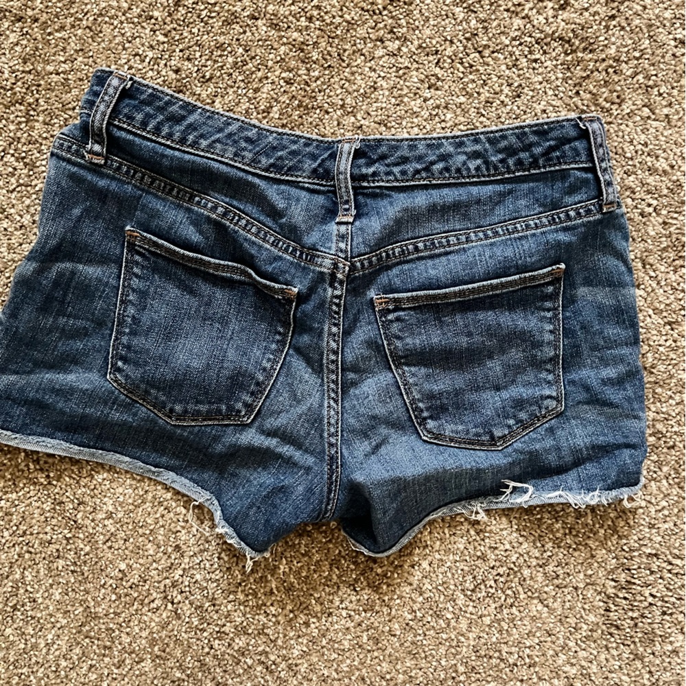 Universal Thread Shorts - Picture 3 of 3